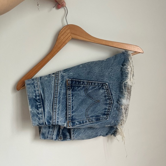 Vintage Levi’s 505 denim shorts - Picture 8 of 8